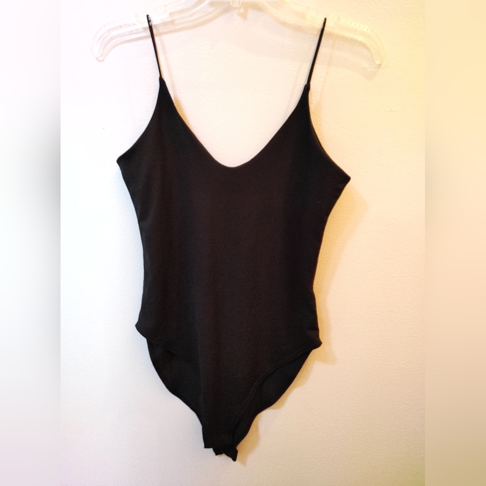 4/$20 NWT double v body suit